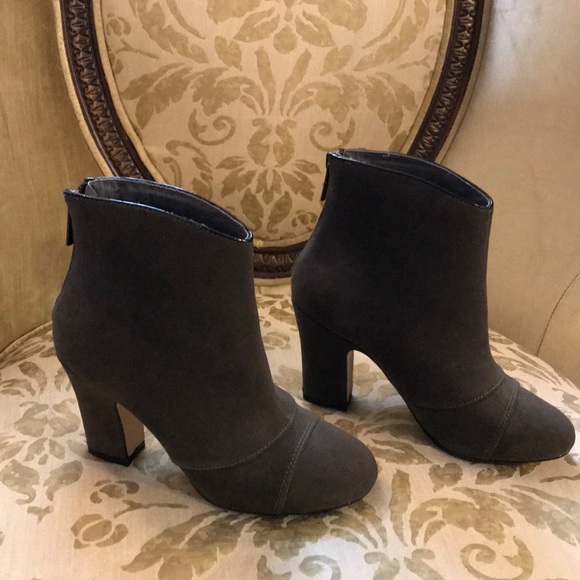❌CLEARANCE❌ CHELSEA CREW Suede Booties - Picture 3 of 8